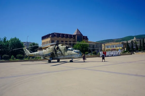 Derbent Dağıstan Rusya Haziran 2020 Merkezi Meydanda Askeri Helikopter — Stok fotoğraf