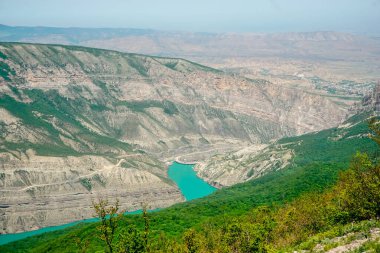Rusya 'nın Dağıstan cumhuriyetindeki Sulak kanyonunun resimli manzarası