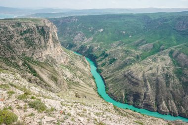 Rusya 'nın Dağıstan cumhuriyetindeki Sulak kanyonunun resimli manzarası