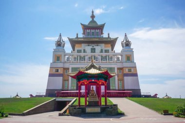 Kalmykia, Elista 'daki Buda' nın Altın Tapınağı