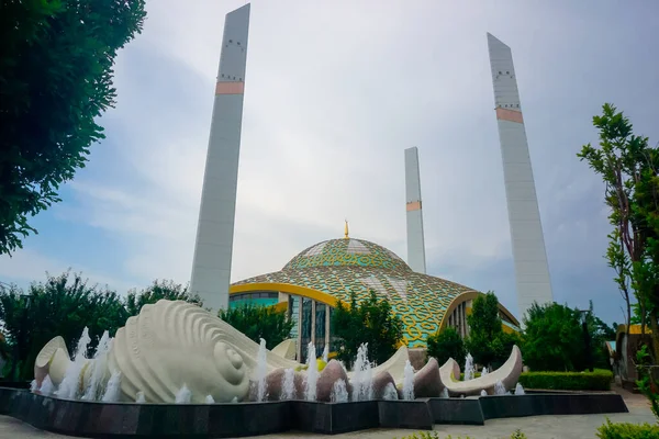 Çeçenistan 'daki Ana Yürek Camii.