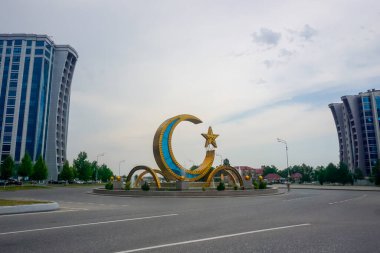 Argun, Çeçenistan, Rusya - 13 Haziran 2020: Hilal ve Yıldız Anıtı