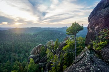 Krasnoyarsk Sütunları Doğa Koruma Alanı Rusya 'daki eşsiz yerlerden biridir.