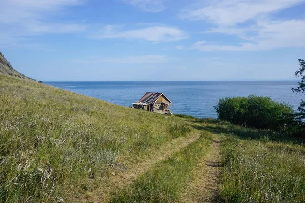 Een Eenzame Hut Aan Kust Van Olkhon Island Bij Baikal — Stockfoto