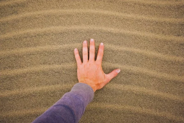 Hand Touching Wavy Sand Chara Desert Russia — Fotografia de Stock