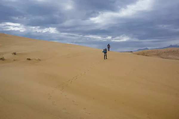 Hikers Chara Desert Northernmost Desert World — Stock Photo, Image