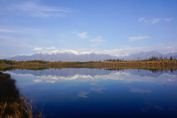 Lago Montaña Taiga Cresta Kodar Territorio Trans Baikal —  Fotos de Stock