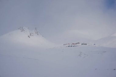 Rusya 'nın Kamçatka kentindeki Avachinsky geçidinde kış manzarası