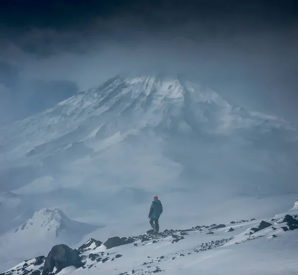 Wanderer Awatschinski Pass Und Vulkane Auf Kamtschatka Winter — Stockfoto