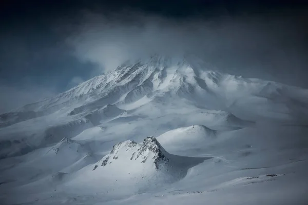 Widok Koryakskiego Wulkanu Przełęczy Avachinsky Kamczatce — Zdjęcie stockowe
