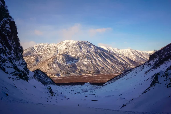 Cordilheira Coberta Neve Inverno Península Kamchatka Rússia — Fotografia de Stock