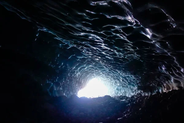 All Interno Una Fredda Grotta Ghiaccio Nella Penisola Kamchatka Russia — Foto Stock