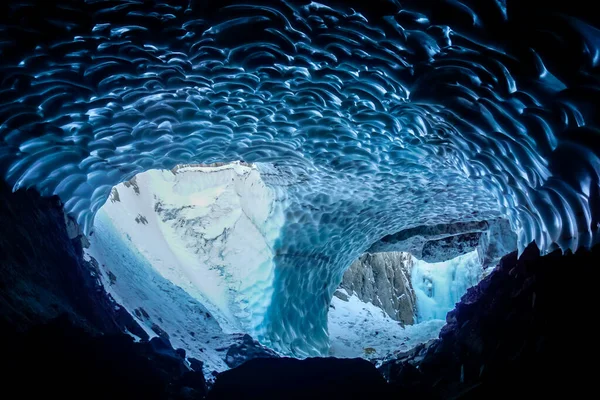 All Interno Una Fredda Grotta Ghiaccio Nella Penisola Kamchatka Russia — Foto Stock