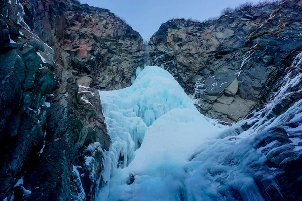 Cascata Vilyuchinsky Congelada Inverno Península Kamchatka Rússia — Fotografia de Stock