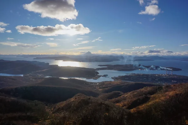 Gyönyörű Kilátás Nyílik Avacha Bay Hegyről Kamchatka — Stock Fotó