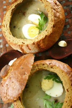 taze bir ekmek kase çorba