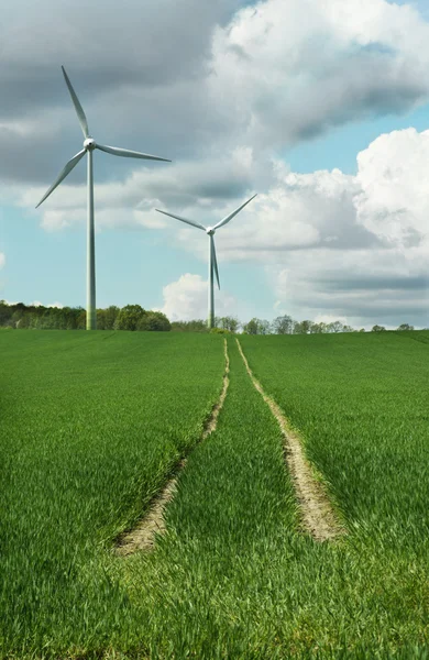 替代能源风力涡轮机 — 图库照片