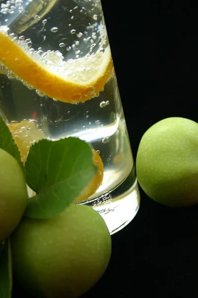 Limón en soda Imagen de stock