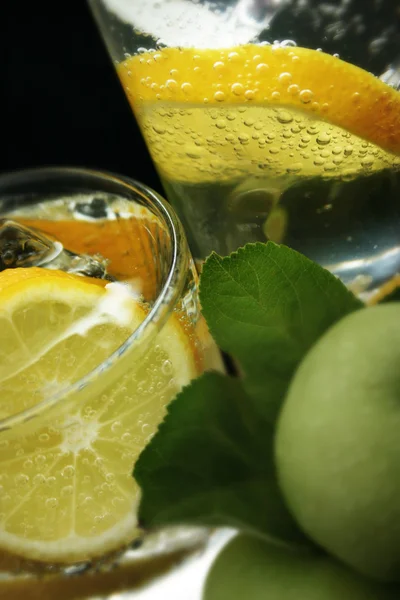 Limón en soda —  Fotos de Stock