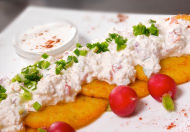 patates tava keki süzme peynir ile