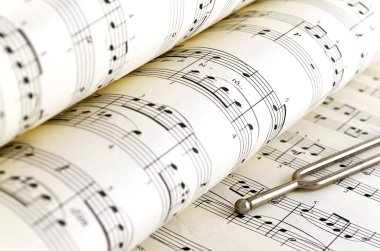 tuning çatal ile piyano akorları