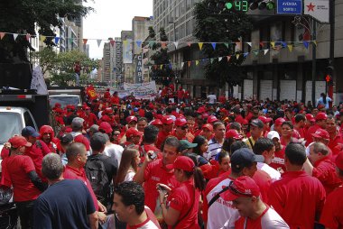 Seferberlik chavez. Caracas, 10 Ocak 2013, 03:35:34 PM.