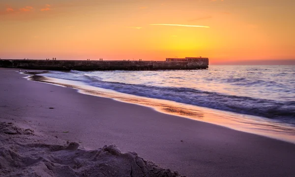 Muelle durante la puesta del sol —  Fotos de Stock