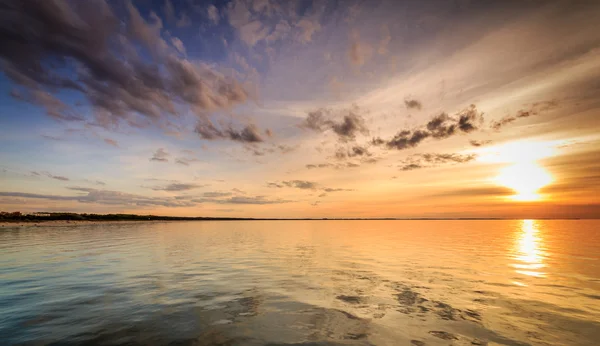 Prachtige zonsondergang in miedzyzdroje — Stockfoto