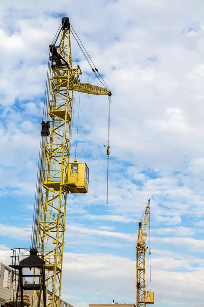 Cranes in the clouds — Stock Photo, Image