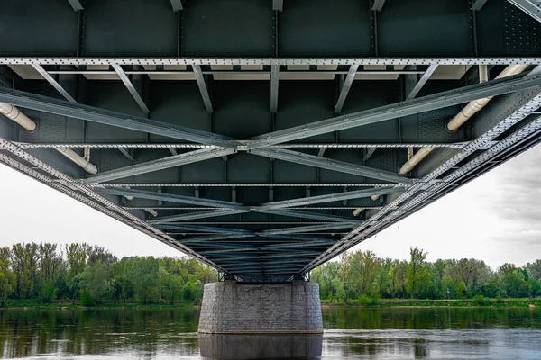 ポーランドの徹の橋の下で — ストック写真