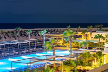 Geceleri Sal Adası 'nda havuz