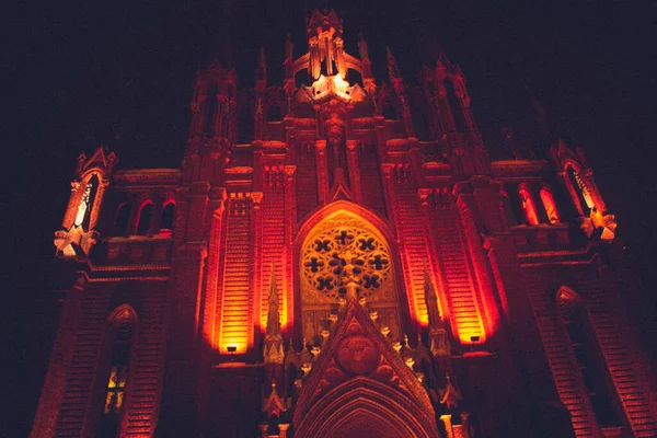 Bela Igreja Católica Antiga Noite — Fotografia de Stock