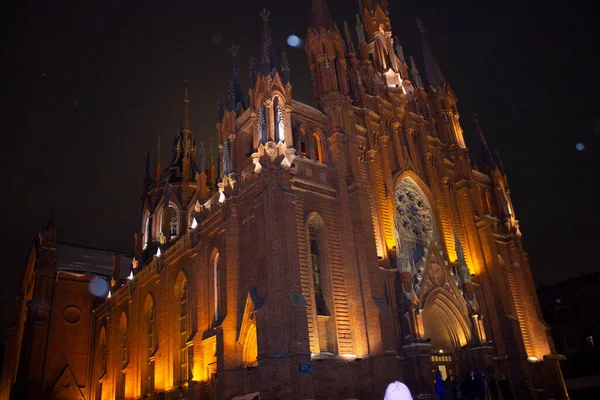 Чудова Антикварна Католицька Церква Вночі — стокове фото