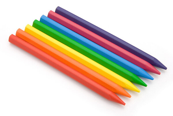 7-цветный карандаш, выстроенный в линию
