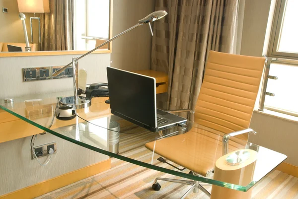 Ofis Masası