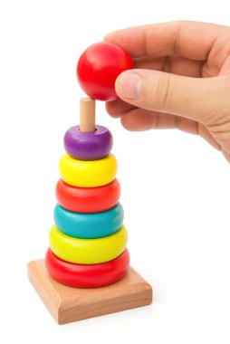 kırpma yolu ile ahşap piramit yapı