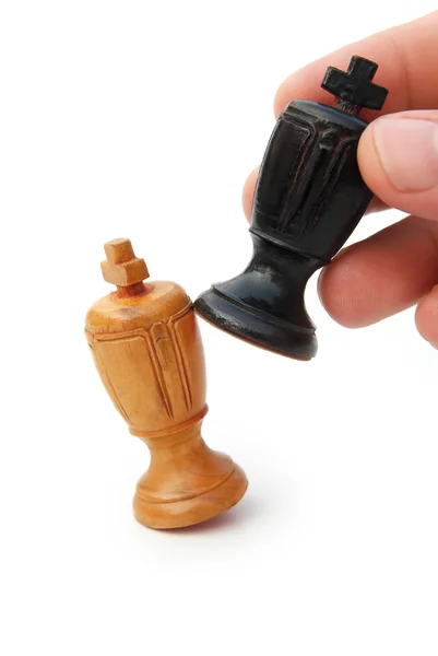 Hand hält ein Schach mit Clipping-Pfad — Stockfoto