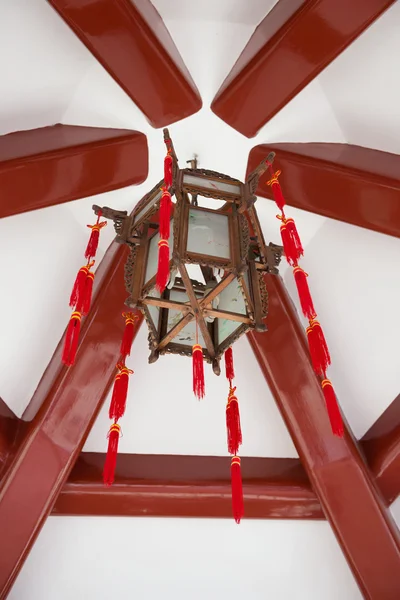 Lantern in bottom of the roof of a Chinese kiosk — Stock Photo, Image