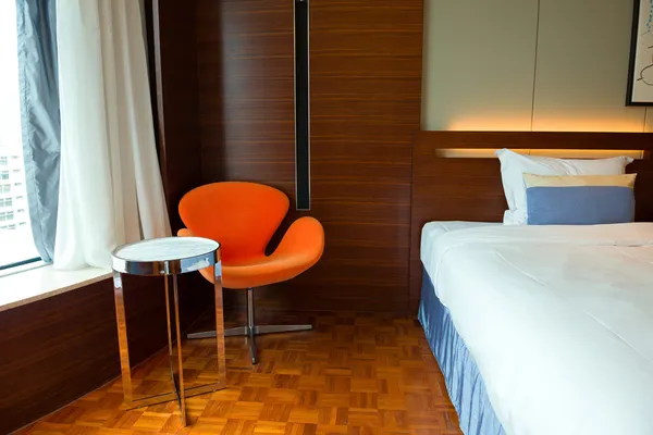 シンプルなホテルの部屋のインテリア — ストック写真