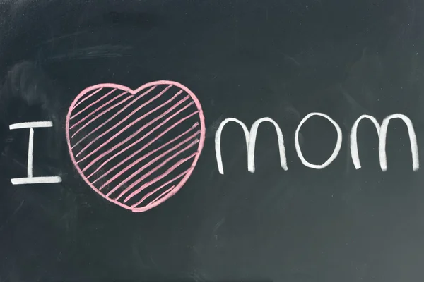 Handgeschreven dat ik hou van moeder op schoolbord — Stockfoto