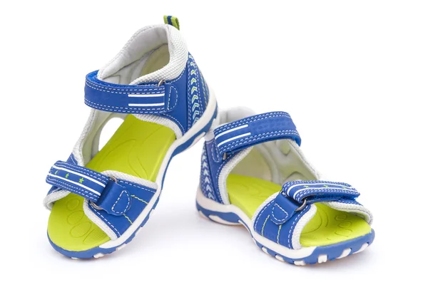 Pasangan sandal biru untuk anak-anak di latar belakang putih, tampilan depan — Stok Foto