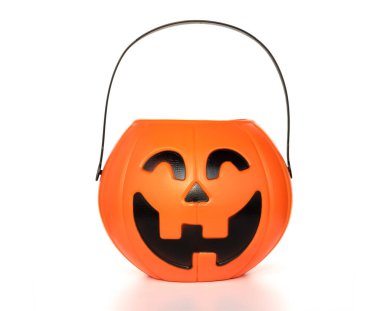 Beyaz arkaplanda Jack O Lantern ön görünümü