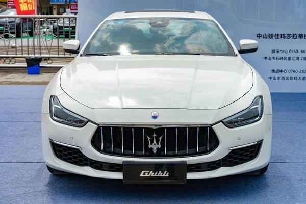 Zhongshan Guangdong China Marzo 2021 Frente Coche Maserati Blanco — Foto de Stock