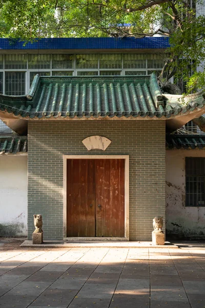 Traditional Typical Chinese Gate — Stock Photo, Image