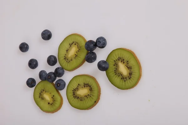 kesme kivi ve bluberries