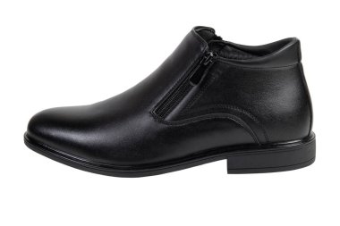 Beyaz arkaplanda izole edilmiş klasik siyah erkek ayakkabıları