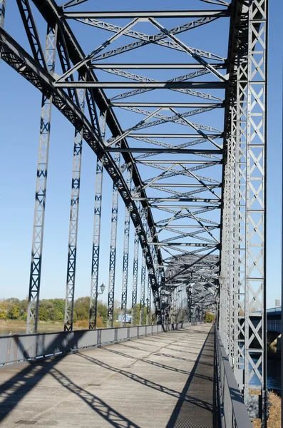 harburg için hamburg elbe üzerinde eski bir köprü