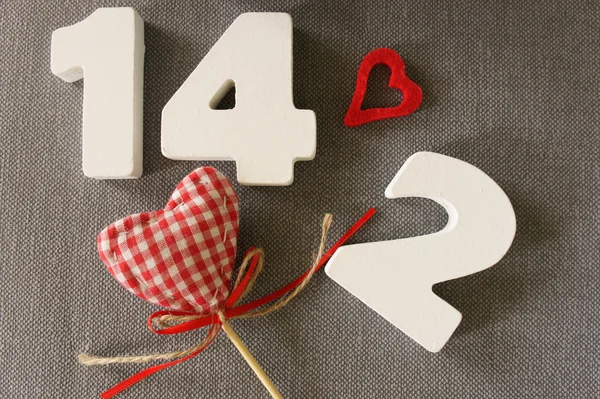 Beyaz tahta harflerle Valentin tarihi 14,2