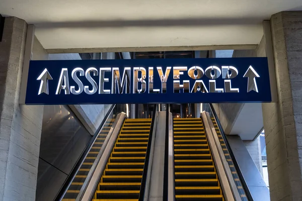 Nashville Tennessee Enero 2022 Escaleras Mecánicas Letreros Que Conducen Assembly — Foto de Stock