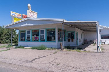 St. Francis, Kansas - 28 Temmuz 2021: The Dairy King, bir tatlı restoranı ve lokantası.